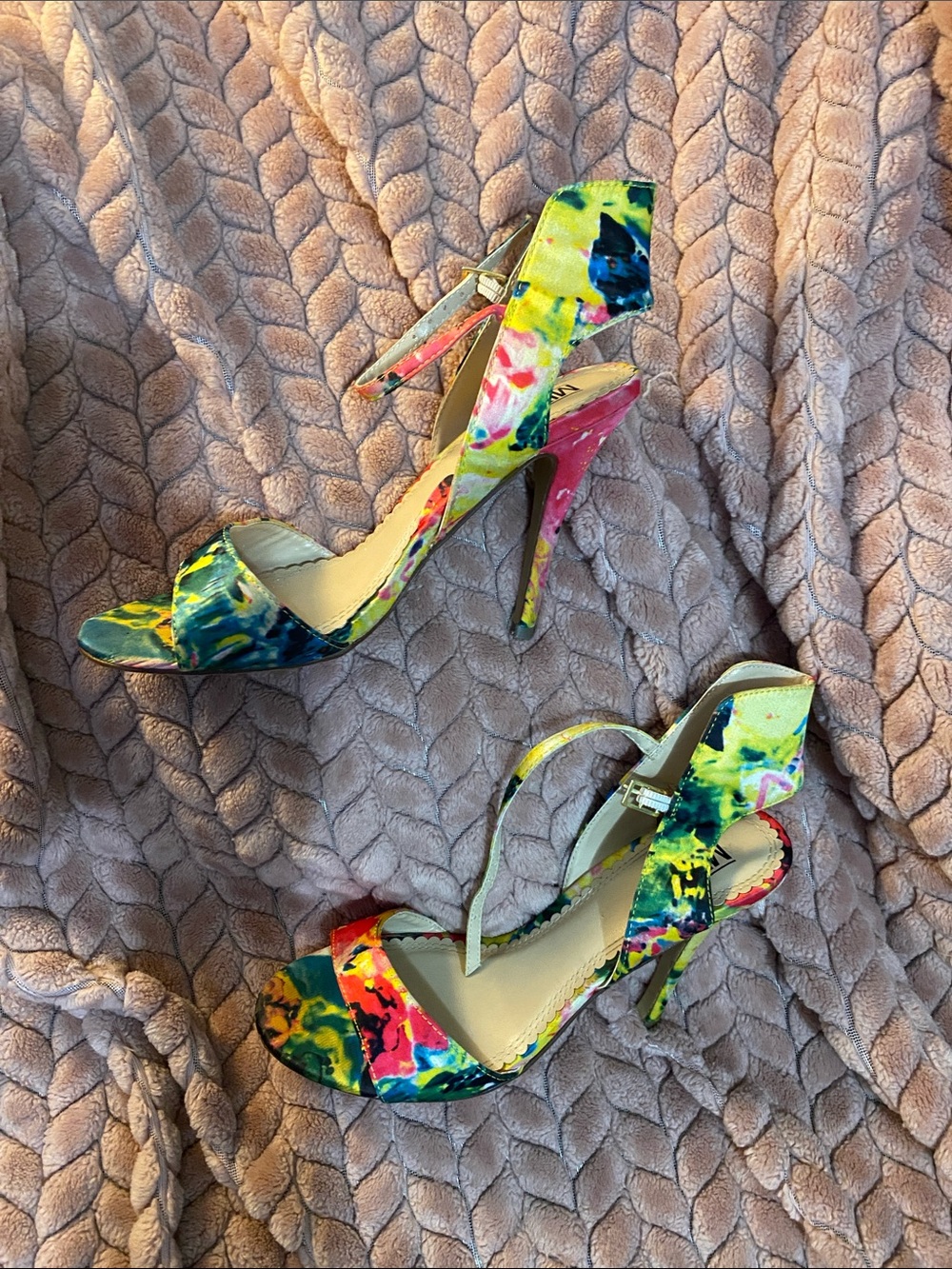 Colorful Abstract Print Women's Open-Toe Heels - Yellow Multi